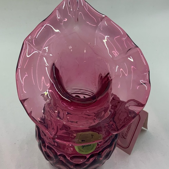 Rossi - Jack-in-the Pulpit Cranberry Vase - Picture 6 of 9